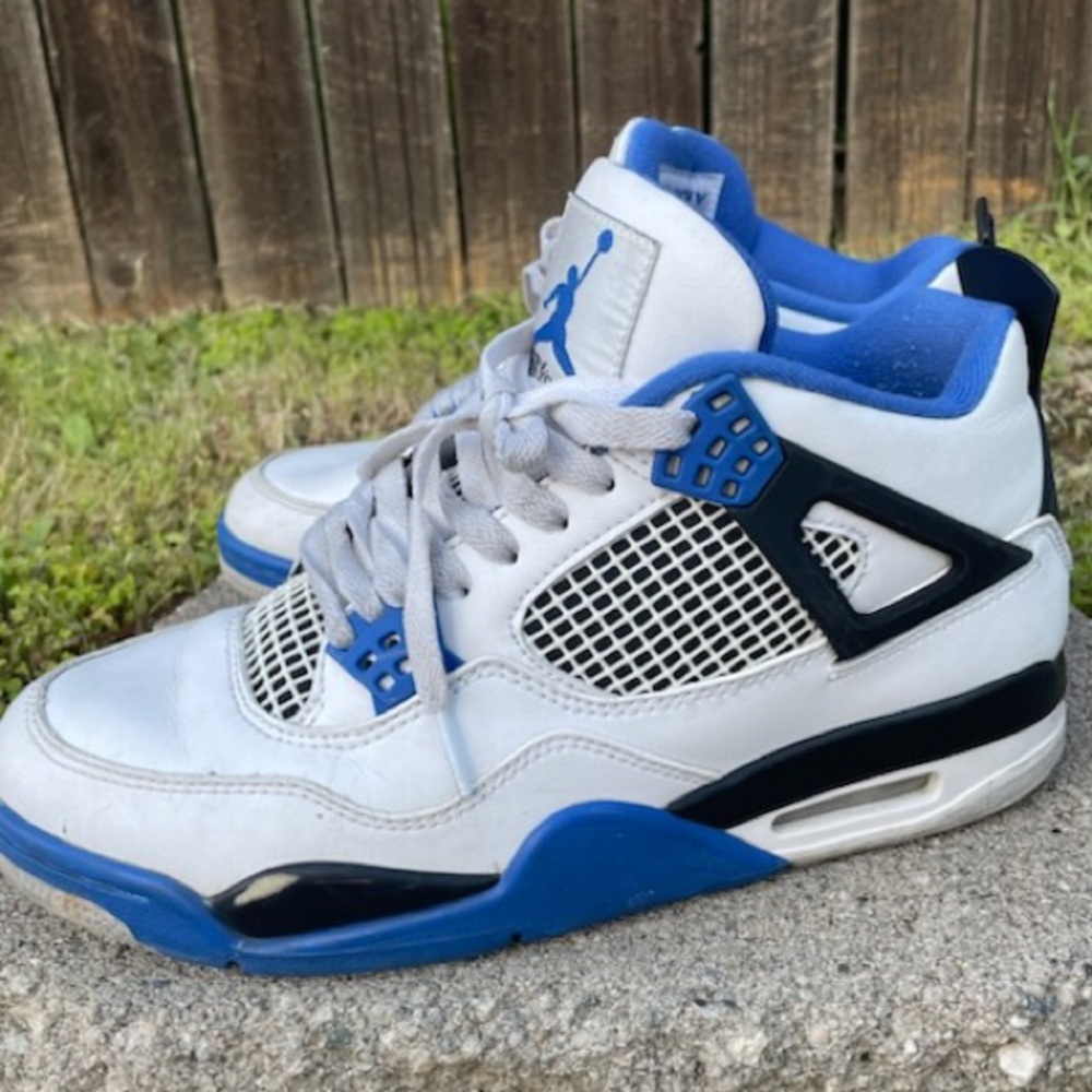 Air Jordan 4 motorsport